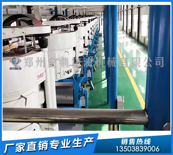 紫蘇籽榨油機(jī)選哪家?企鵝油脂設(shè)備創(chuàng)造商機(jī)(圖1) 紫蘇籽榨油生產(chǎn)線